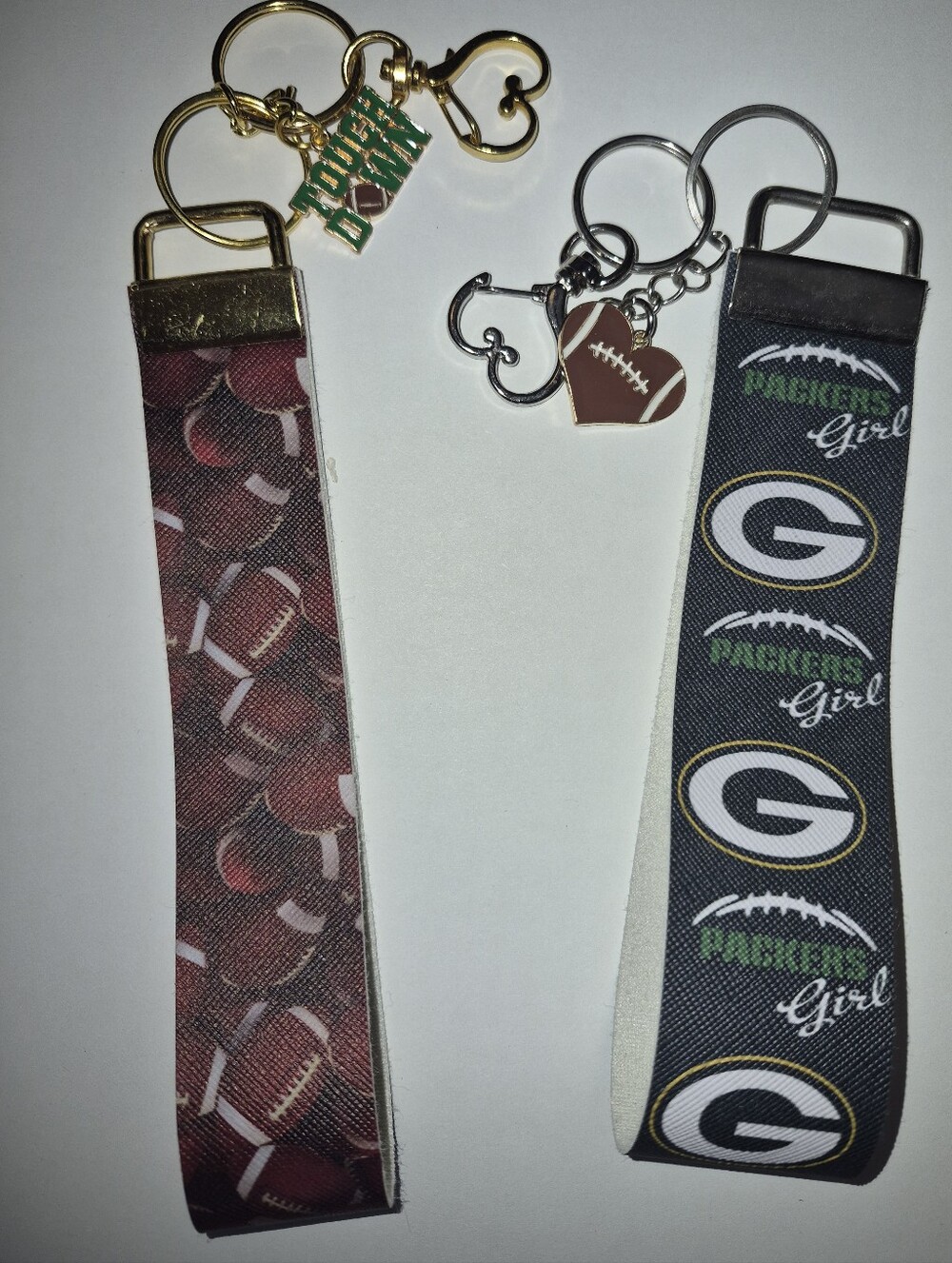 2 NEW Homemade 1 Green Bay Packers NFL Wristlet & 1 Football 🏈 Keychains (#2)
